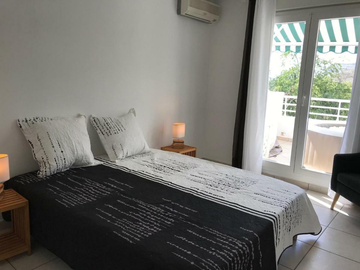 Meuble Homard Avec Jacuzzi Et Vue Mer Saint-Gilles-les Bains Kültér fotó