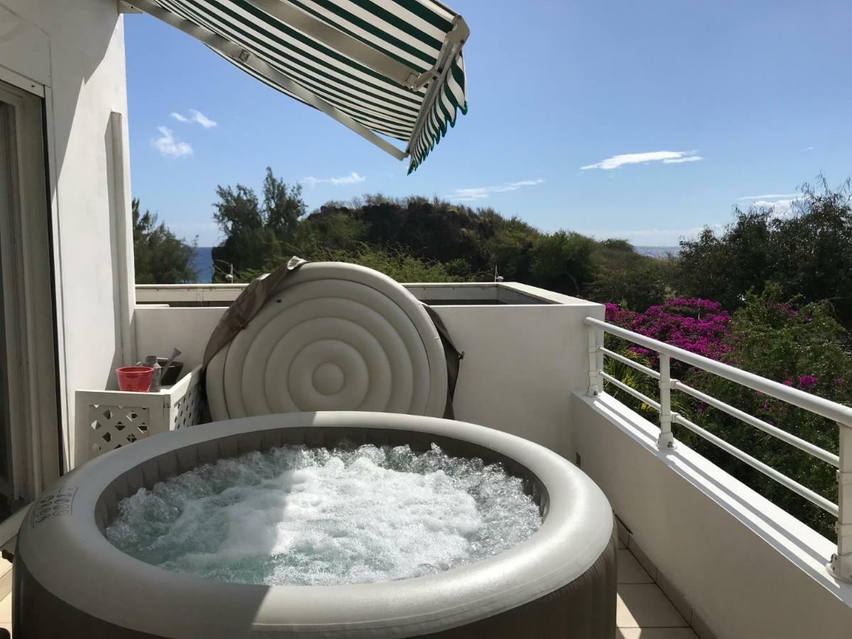 Meuble Homard Avec Jacuzzi Et Vue Mer Saint-Gilles-les Bains Kültér fotó