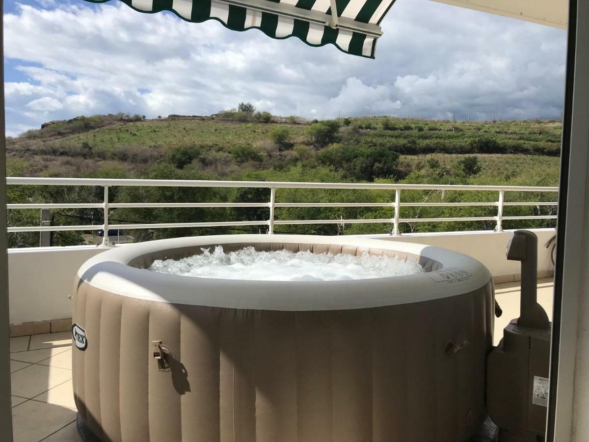 Meuble Homard Avec Jacuzzi Et Vue Mer Saint-Gilles-les Bains Kültér fotó